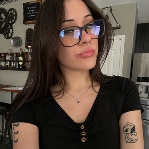 Meet your Posher, Haylee